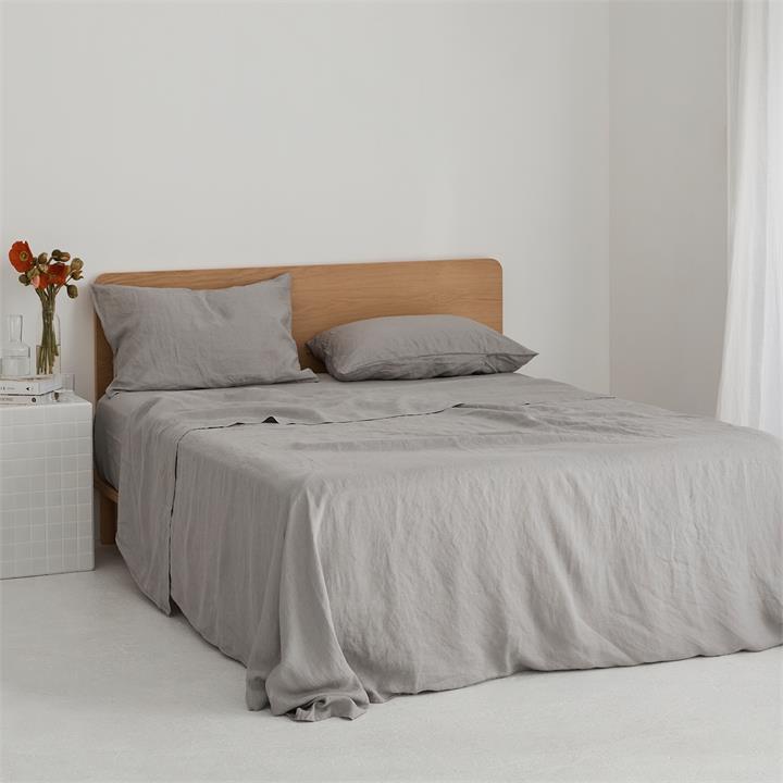 100% pure French linen sheet set in Soft Grey I Love Linen