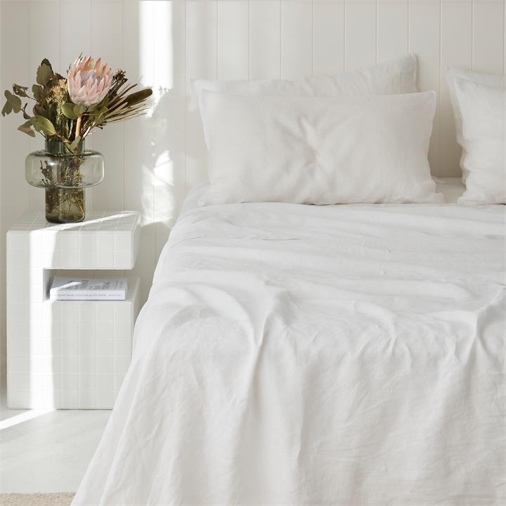 100% pure French linen sheet set in White I Love Linen