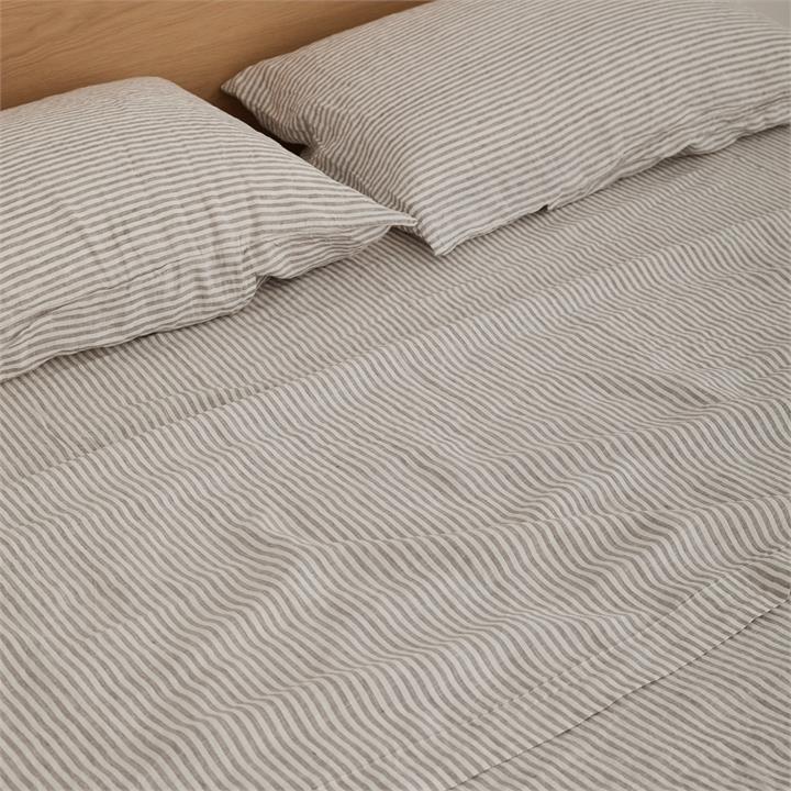 100% pure French linen sheet set in Soft Grey Stripes I Love Linen
