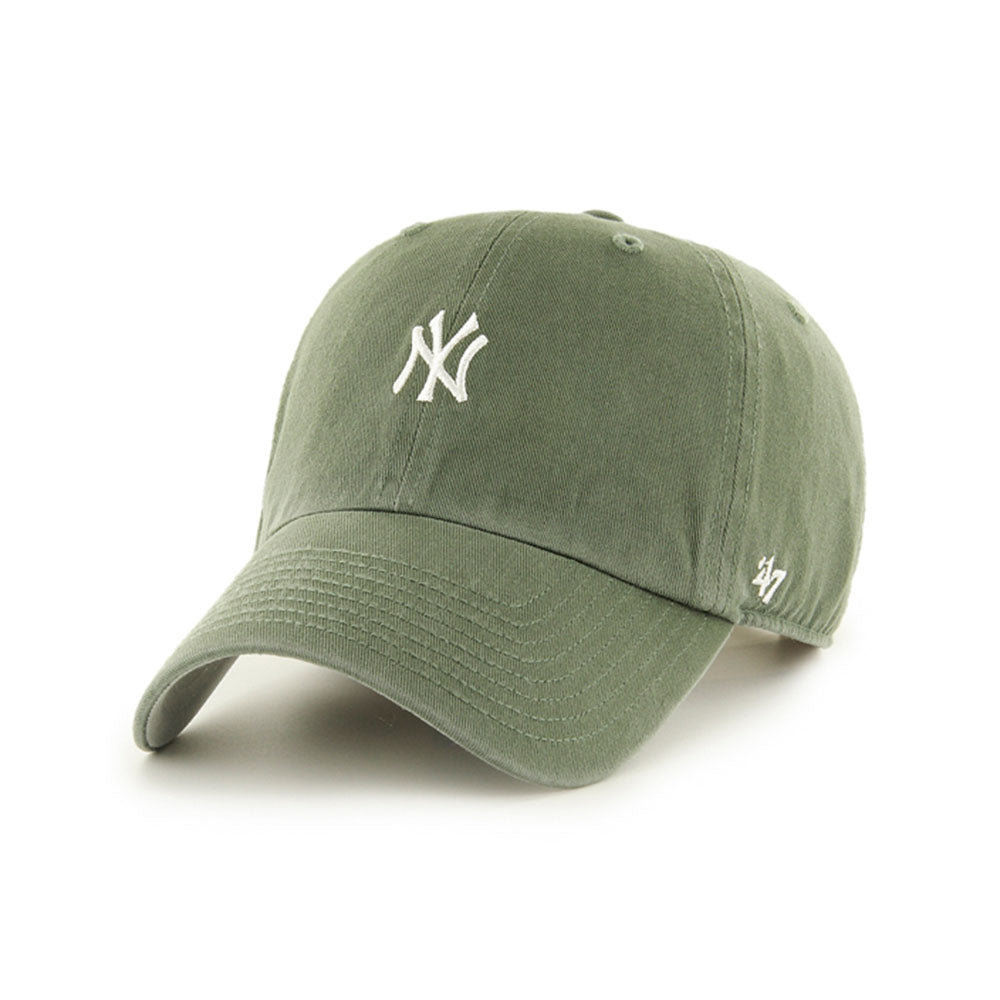 New York Yankees Moss/White Base Runner 
